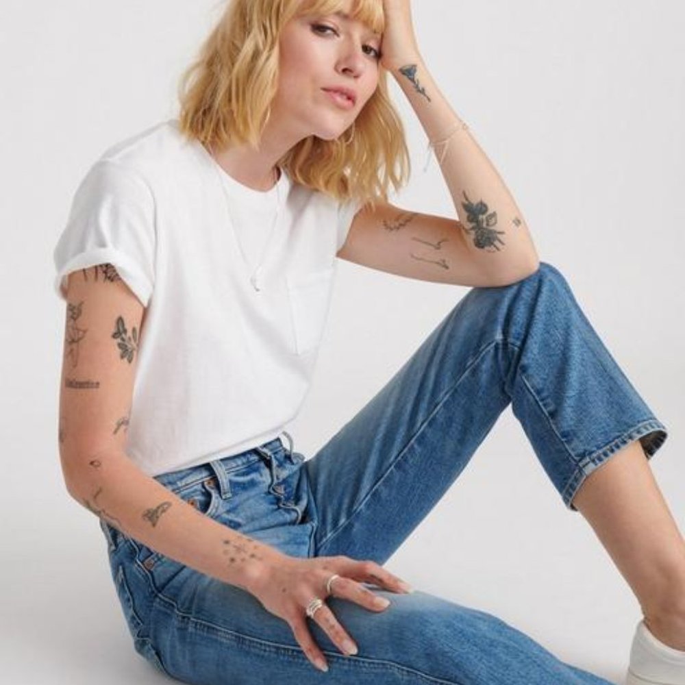NWT! Lucky Brand Mid Rise Authentic Straight Jean - Picture 2 of 6